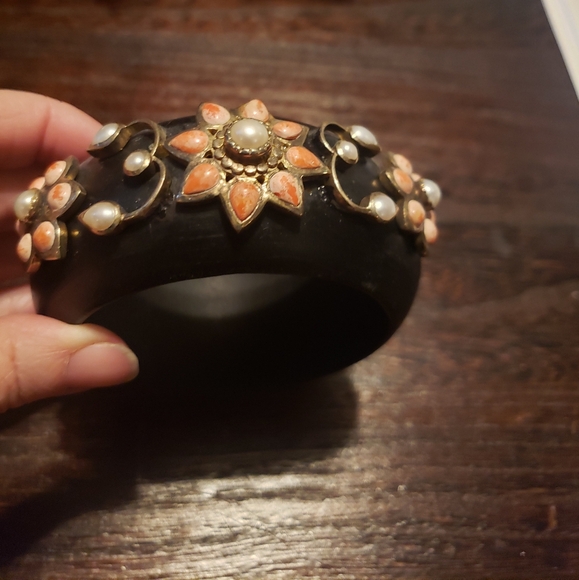 Wood and stone Statement bracelet. Beautiful artisan made - Picture 3 of 3